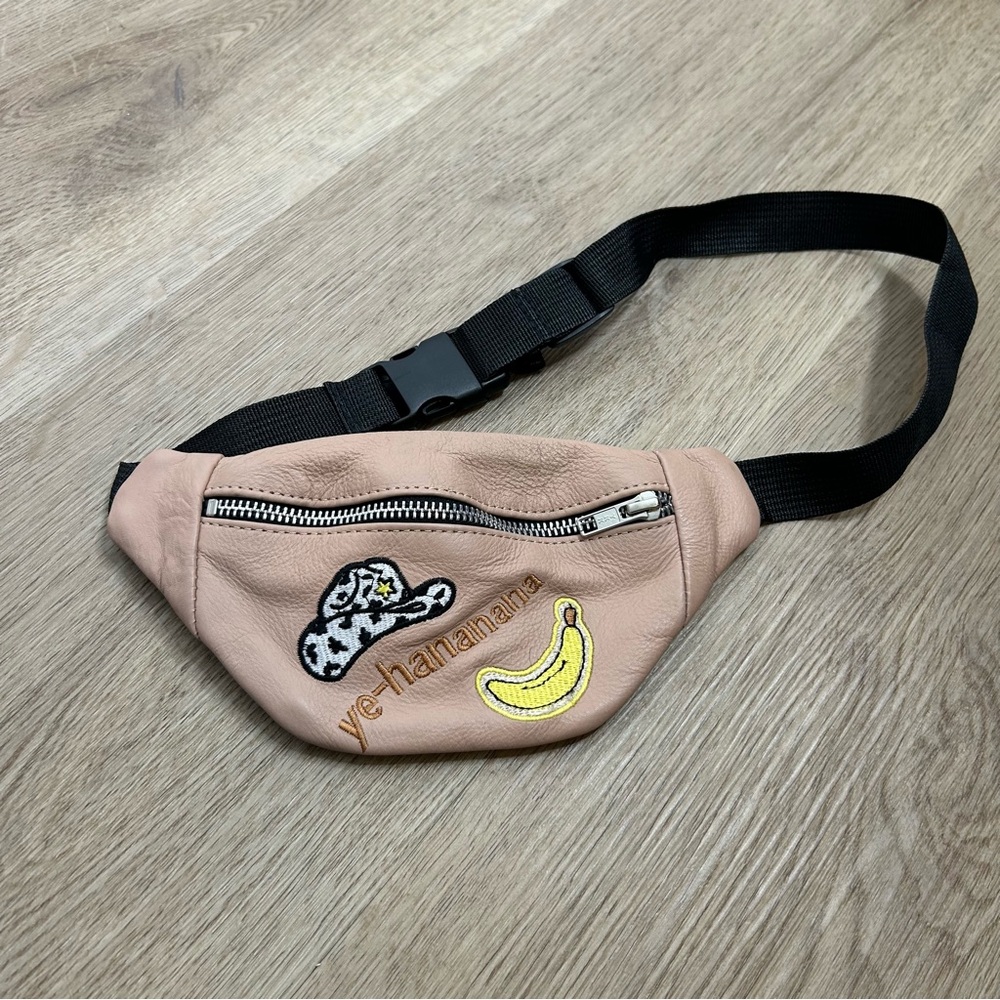 Ye Hainanan Blush Mini Bag with Embroidered Accents - Picture 3 of 5